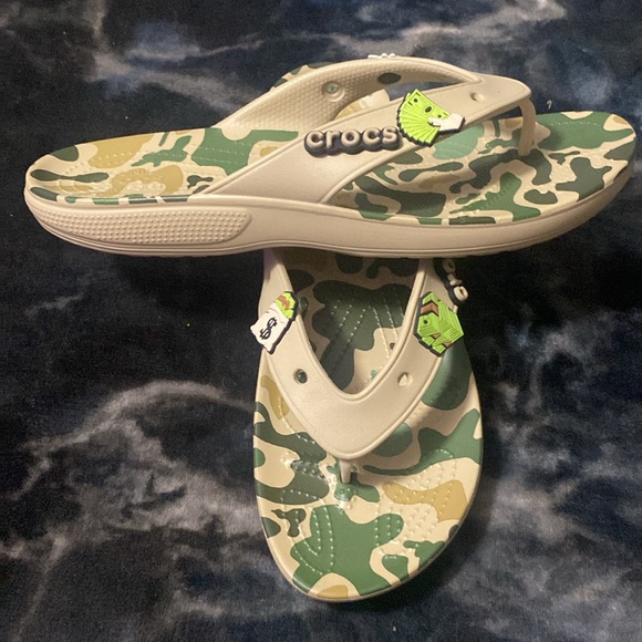 ARMY CAMO CROC FLIP FLOPS - Picture 2 of 4